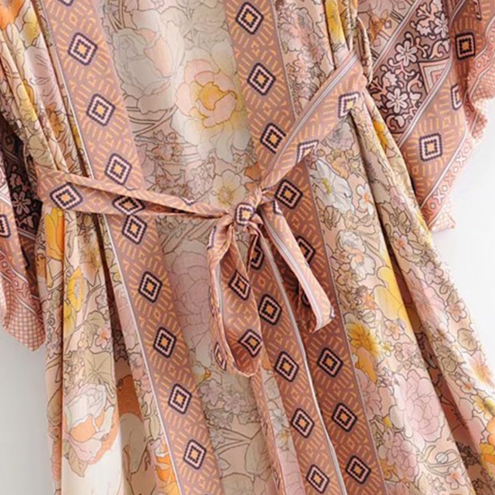 Beautiful kimono style silky top/wrap/robe - Picture 6 of 11